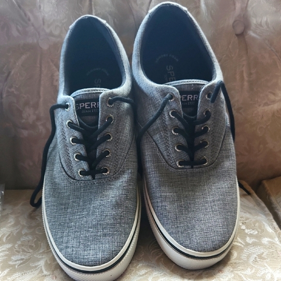 Sperry Gray Boat Shoes with Classic Design - Picture 3 of 3